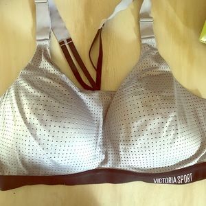 Victoria’s Secret sport lightweight bra size 36 DD